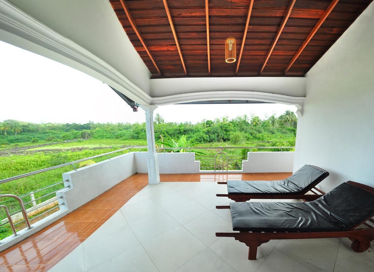 Falcon Villa Induruwa Exterior photo