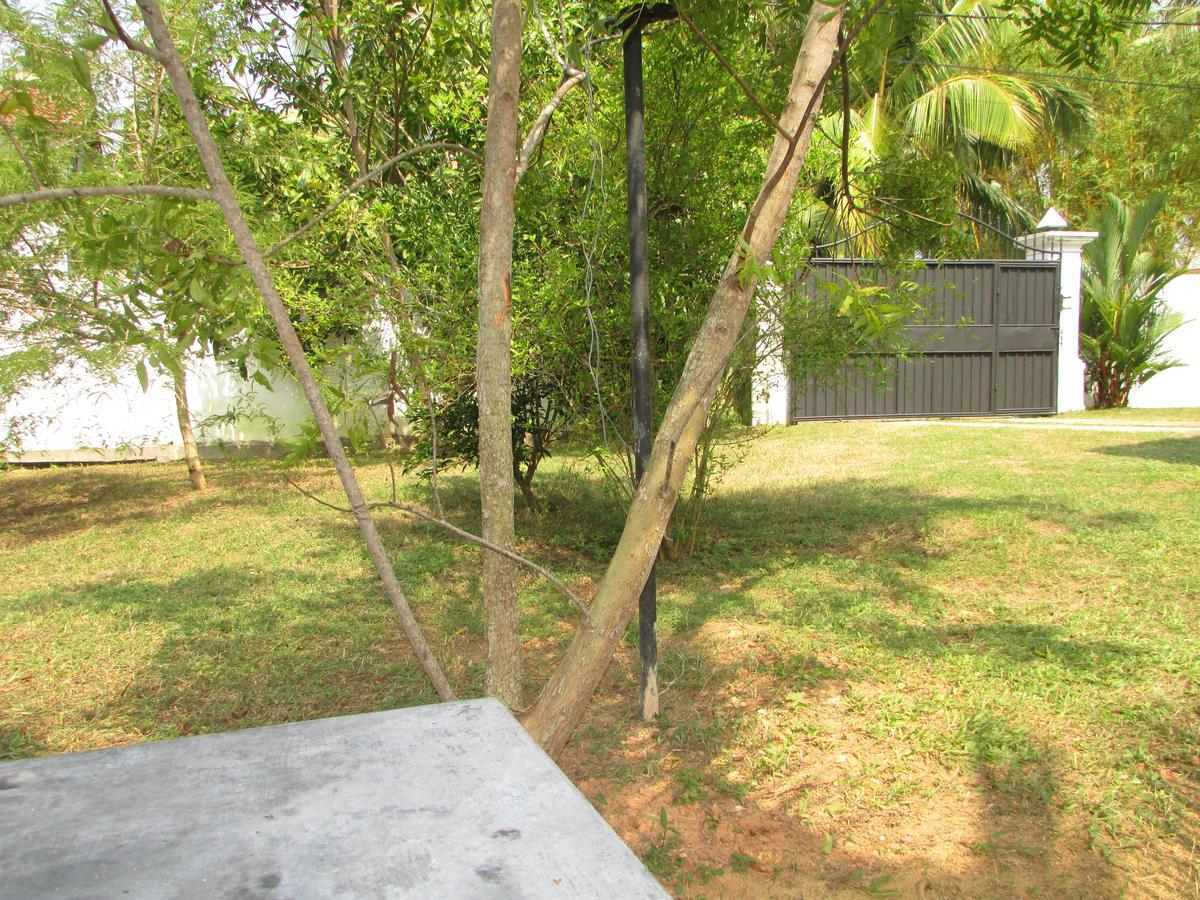 Falcon Villa Induruwa Exterior photo